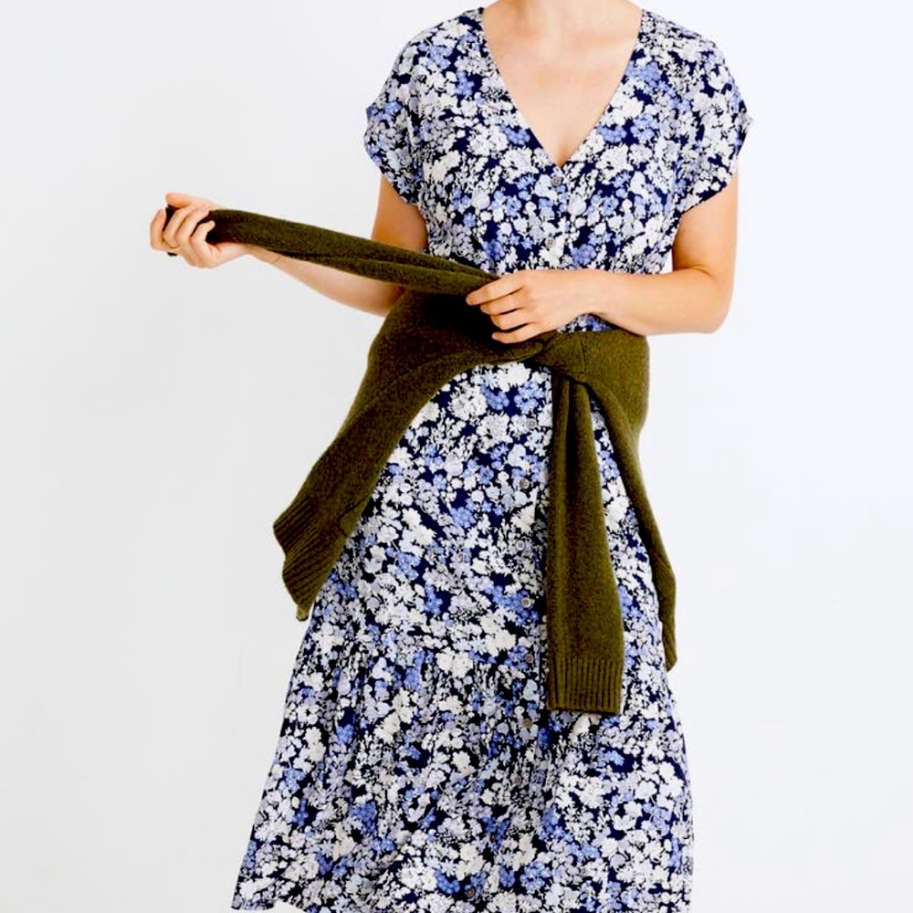 Madewell Flower Garden Button Front Ruffle Hem Midi Dress
 
Size X-Small